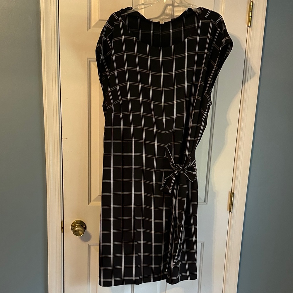 Black and White Plaid Dress size 22.